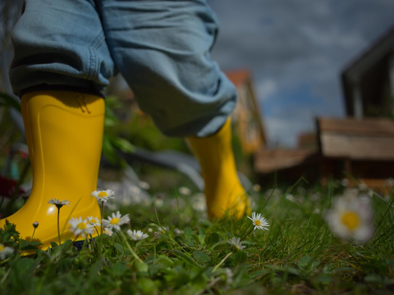 kinderlaarzen gras realiseer je droomhuis