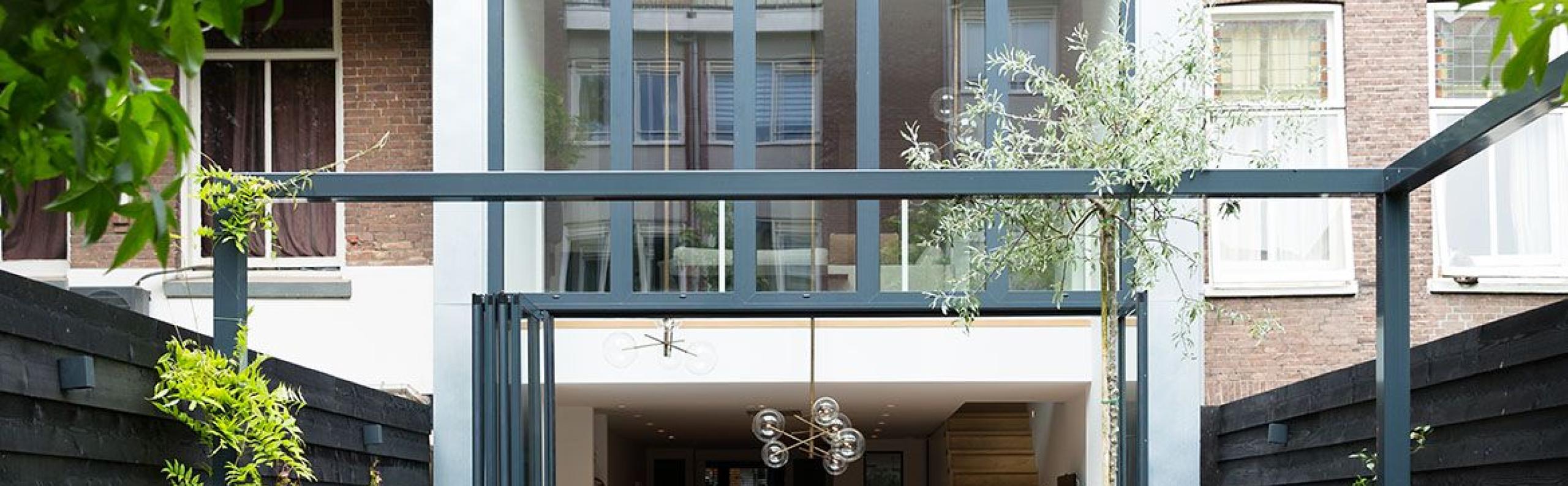 Beurs Eigen Huis FOAM Architecten architect aan tafel droomhuis ontwerp