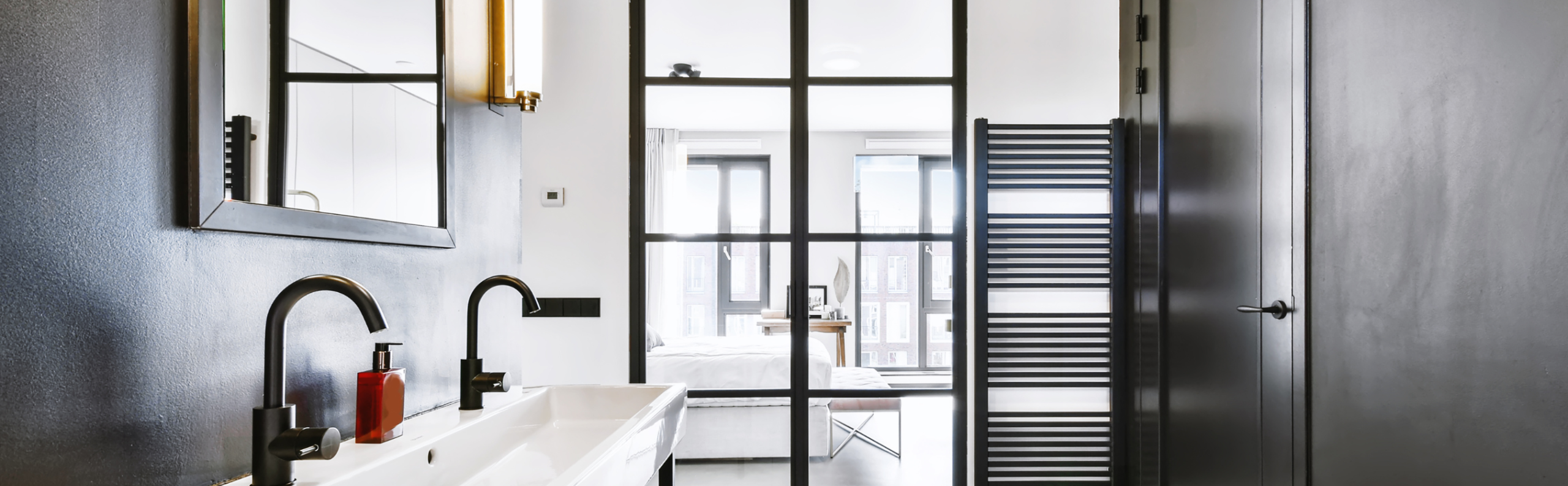 BLOG Traffic Today NJ26 - Glazen deur in de badkamer 