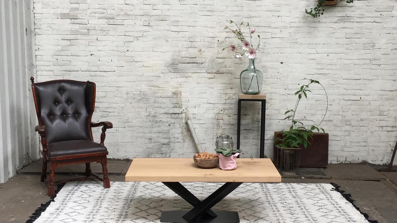 Beurs Eigen Huis Boomstamtafel interieur tafel boomstam