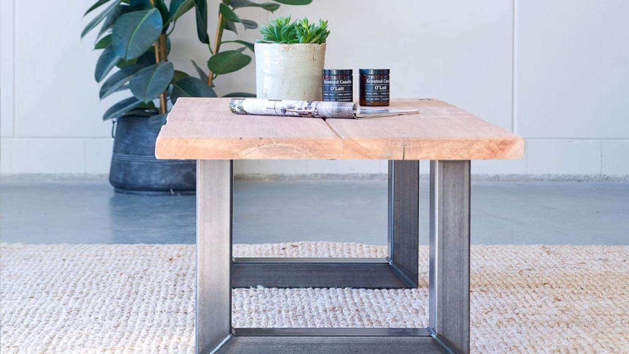 Beurs Eigen Huis De Meerpalen meubels stoer hout interieur