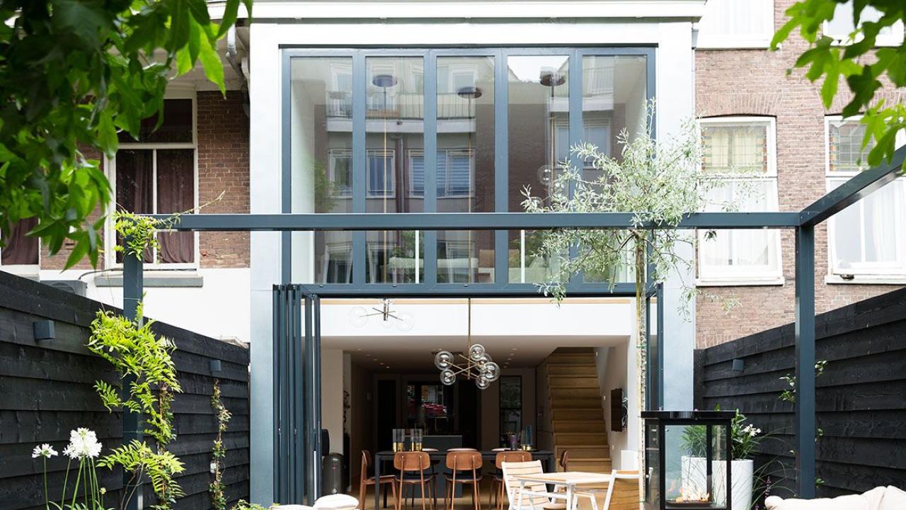 Beurs Eigen Huis FOAM Architecten architect aan tafel droomhuis ontwerp