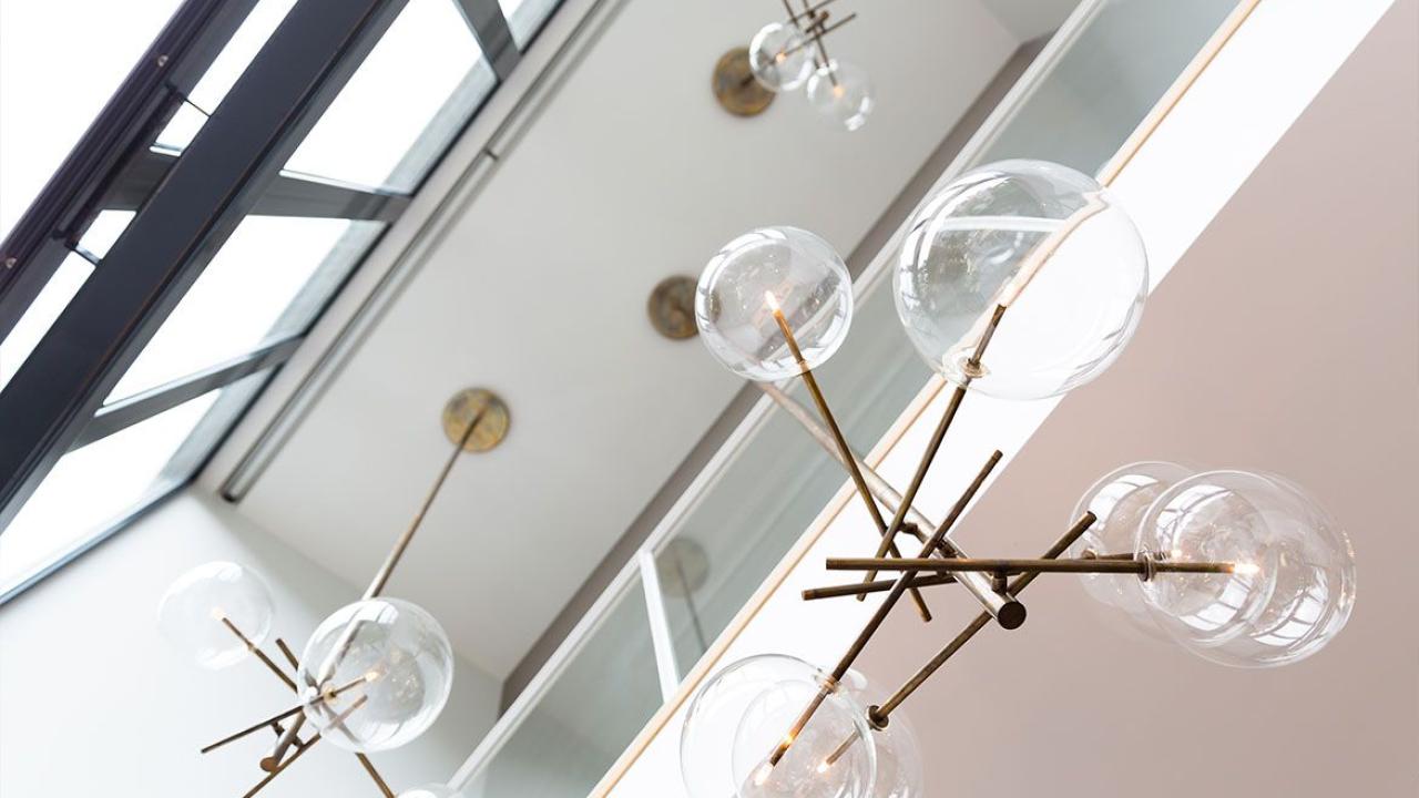 Beurs Eigen Huis FOAM Architecten architect aan tafel droomhuis ontwerp