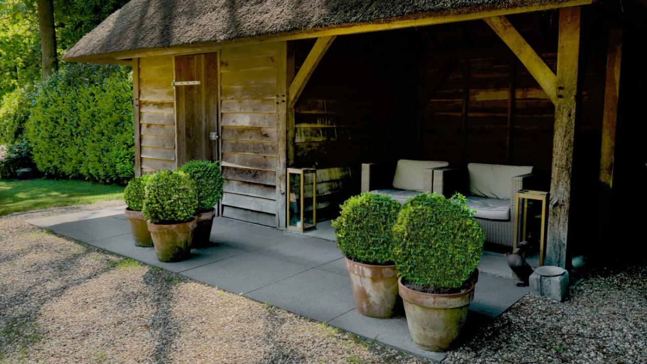 Beurs Eigen Huis Schellevis beton tegels tuin