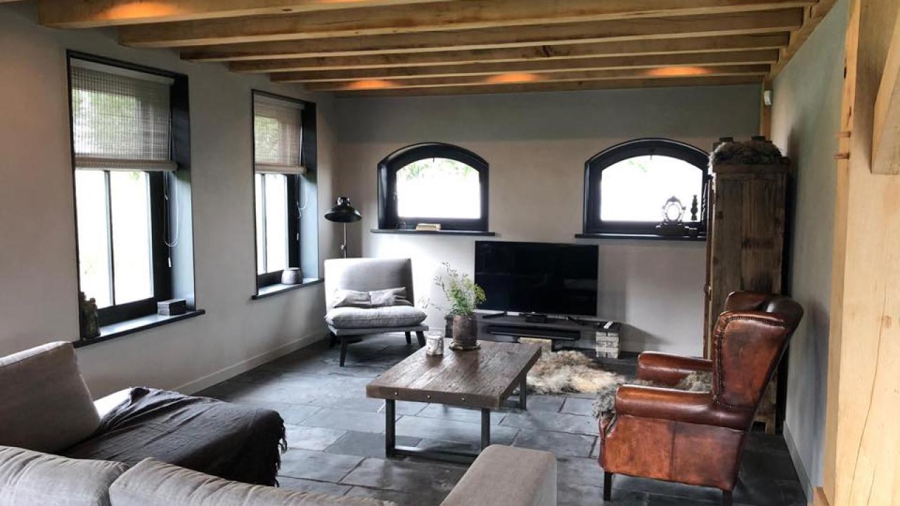 Beurs Eigen Huis Tierrafino leem wandafwerking leemverf tadelakt
