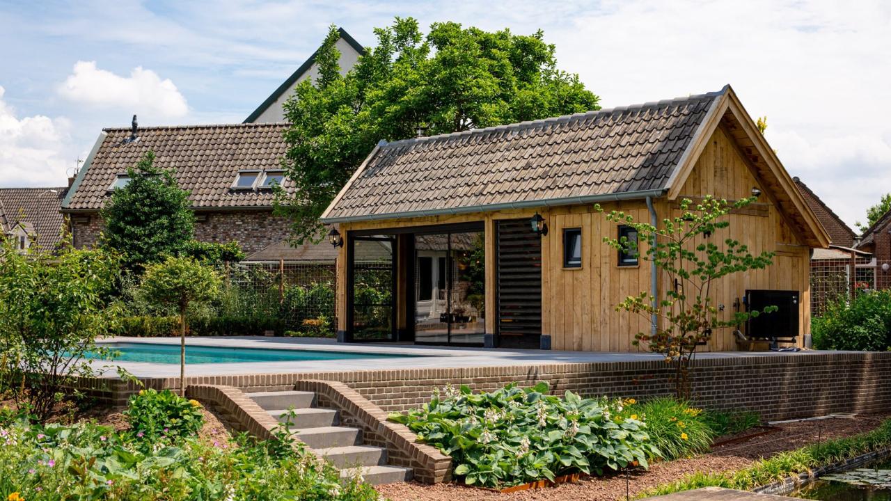 Tuin eiken houten bijgebouwen tuinhuis overkapping poolhouse BEURS EIGEN HUIS