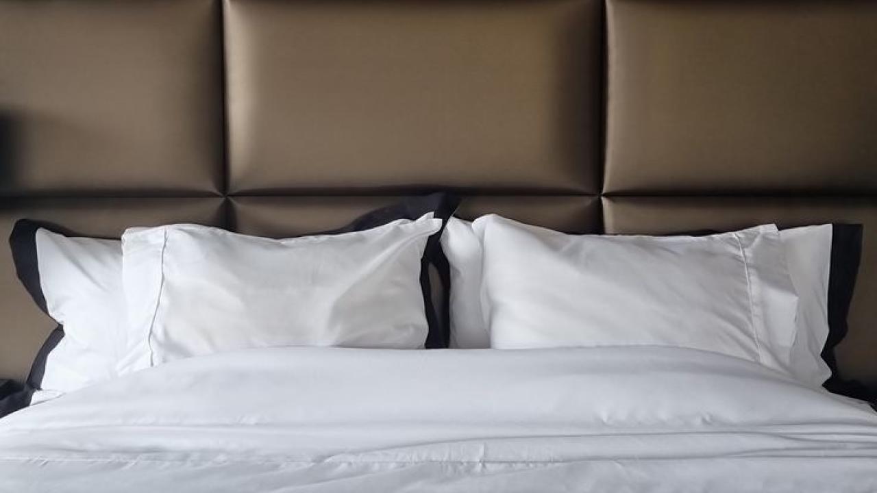 slaapkamer bed kussen bedframes realiseer je droomhuis