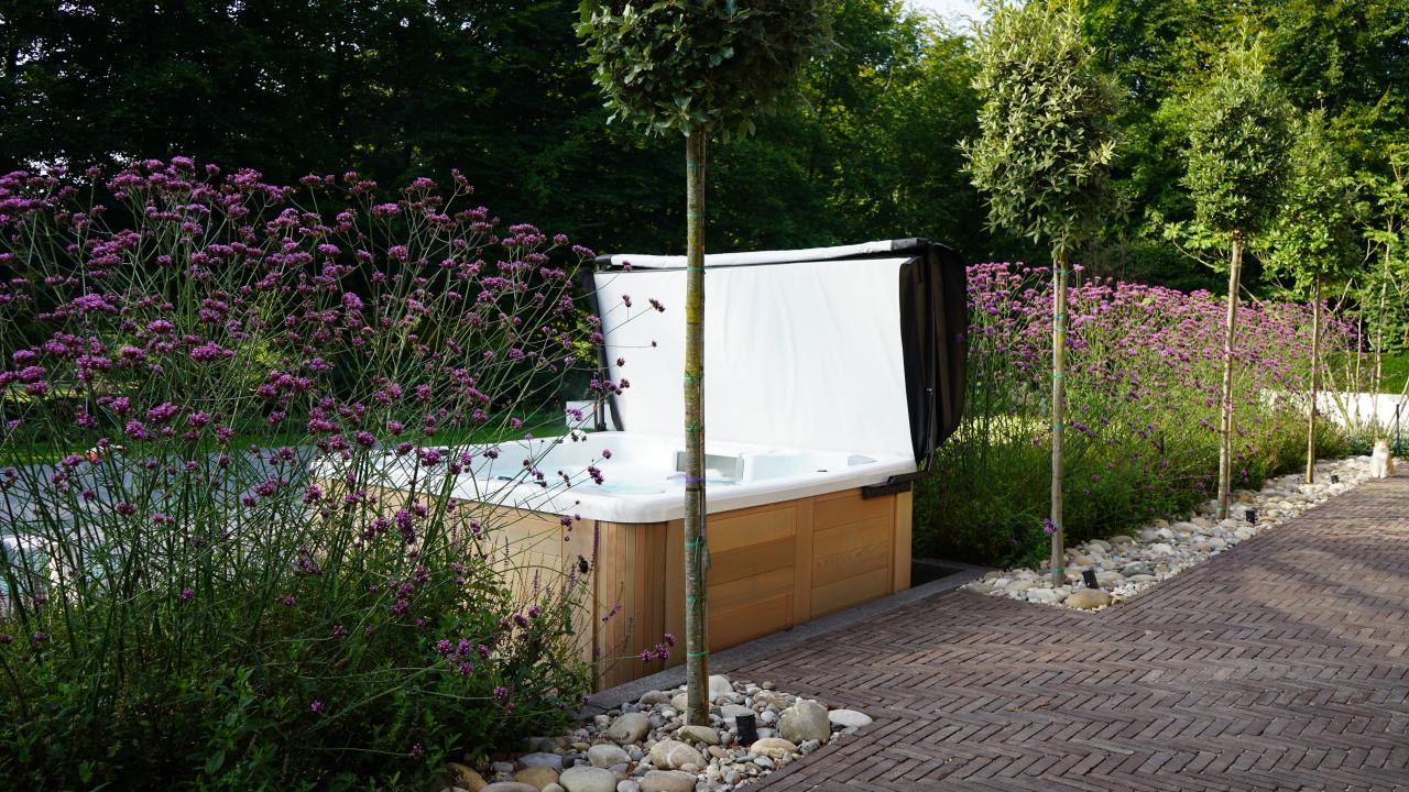 wellness, hottub, bubbelbad, ontspannen, droomtuin, realiseer je droomhuis