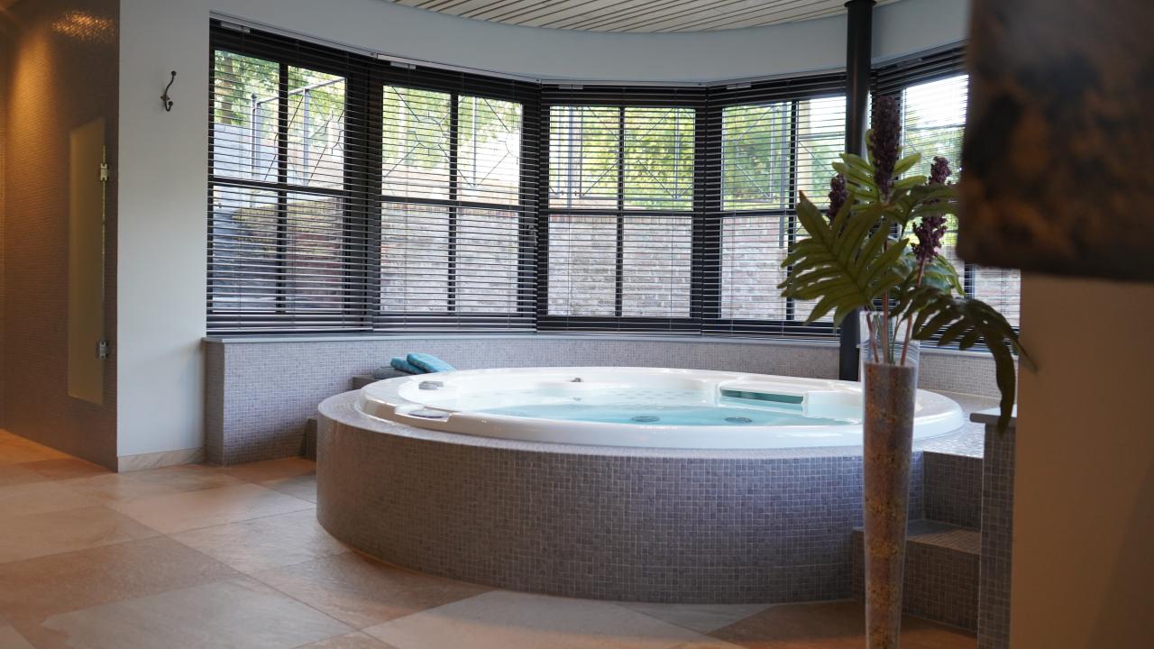 wellness, hottub, bubbelbad, ontspannen, droomtuin, realiseer je droomhuis