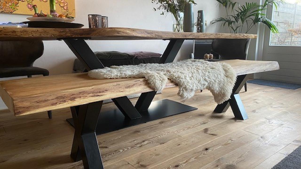 houten tafel  beurs eigen huis