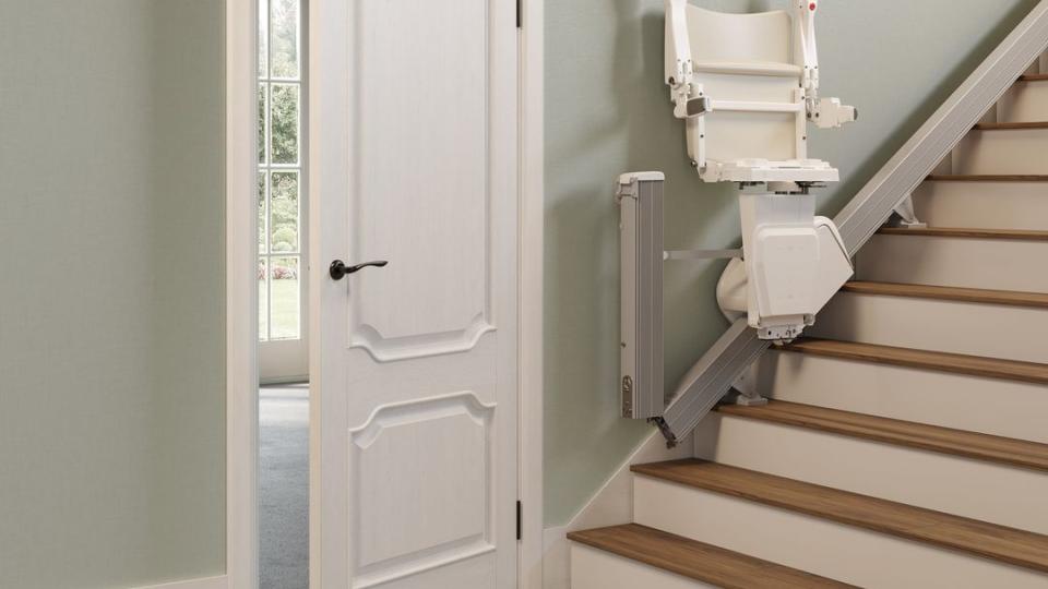 Traplift langer thuis REALISEER JE DROOMHUIS