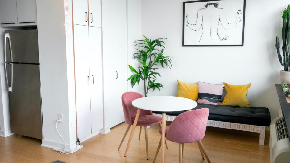 roze eettafel stoel realiseer je droomhuis