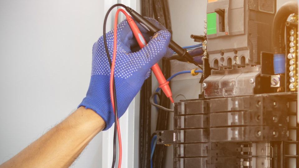 BLOG Popi NJ25 - Elektricien inschakelen bij het verbouwen van je woning.png