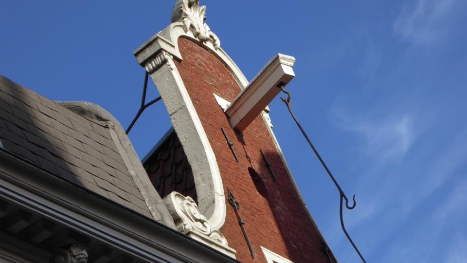 gevel pand hijsmiddelen beurs eigen huis